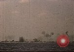 Standbild Vereinigten Staaten Marines amphibischen Angriff auf Betio Tarawa Gilbert Inseln, 1943, aus Sekunde 41 historischem Filmmaterial Videoclip 65675069059