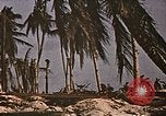 Standbild Vereinigten Staaten Marines amphibischen Angriff auf Betio Tarawa Gilbert Inseln, 1943, aus Sekunde 54 historischem Filmmaterial Videoclip 65675069059
