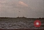 Standbild Vereinigten Staaten Marines amphibischen Angriff auf Betio Tarawa Gilbert Inseln, 1943, aus Sekunde 57 historischem Filmmaterial Videoclip 65675069059