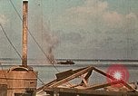 Image Marines détruire les péniches de débarquement infiltré par des mitrailleurs japonais Tarawa Îles Gilbert, 1943, de la seconde 9 séquences d'archives historiques vidéo 65675069061