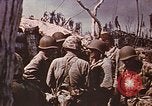 Image Marines détruire les péniches de débarquement infiltré par des mitrailleurs japonais Tarawa Îles Gilbert, 1943, de la seconde 19 séquences d'archives historiques vidéo 65675069061