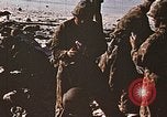 Image Marines détruire les péniches de débarquement infiltré par des mitrailleurs japonais Tarawa Îles Gilbert, 1943, de la seconde 34 séquences d'archives historiques vidéo 65675069061