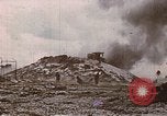 Image Marines détruire les péniches de débarquement infiltré par des mitrailleurs japonais Tarawa Îles Gilbert, 1943, de la seconde 42 séquences d'archives historiques vidéo 65675069061