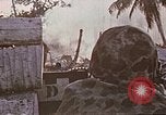 Image Marines détruire les péniches de débarquement infiltré par des mitrailleurs japonais Tarawa Îles Gilbert, 1943, de la seconde 47 séquences d'archives historiques vidéo 65675069061