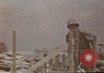 Image Marines détruire les péniches de débarquement infiltré par des mitrailleurs japonais Tarawa Îles Gilbert, 1943, de la seconde 52 séquences d'archives historiques vidéo 65675069061