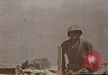 Image Marines détruire les péniches de débarquement infiltré par des mitrailleurs japonais Tarawa Îles Gilbert, 1943, de la seconde 53 séquences d'archives historiques vidéo 65675069061