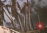 Image Marines détruire les péniches de débarquement infiltré par des mitrailleurs japonais Tarawa Îles Gilbert, 1943, de la seconde 57 séquences d'archives historiques vidéo 65675069061