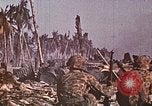 Image Marines détruire les péniches de débarquement infiltré par des mitrailleurs japonais Tarawa Îles Gilbert, 1943, de la seconde 58 séquences d'archives historiques vidéo 65675069061