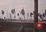 Image des Marines des États-Unis opérations de nettoyage Tarawa Îles Gilbert, 1943, de la seconde 8 séquences d'archives historiques vidéo 65675069062