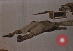 Image tombé États-Unis Marines sur Betio Tarawa Tarawa Îles Gilbert, 1943, de la seconde 1 séquences d'archives historiques vidéo 65675069063