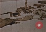 Image tombé États-Unis Marines sur Betio Tarawa Tarawa Îles Gilbert, 1943, de la seconde 5 séquences d'archives historiques vidéo 65675069063