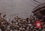 Image tombé États-Unis Marines sur Betio Tarawa Tarawa Îles Gilbert, 1943, de la seconde 36 séquences d'archives historiques vidéo 65675069063