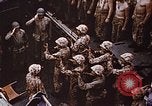 Image tombé États-Unis Marines sur Betio Tarawa Tarawa Îles Gilbert, 1943, de la seconde 41 séquences d'archives historiques vidéo 65675069063