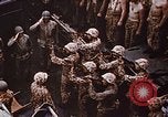 Image tombé États-Unis Marines sur Betio Tarawa Tarawa Îles Gilbert, 1943, de la seconde 43 séquences d'archives historiques vidéo 65675069063