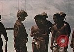 Immagine di Giapponese di prigionieri di guerra Tarawa Isole Gilbert, 1943, secondo 16 filmato di repertorio 65675069064