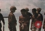 Immagine di Giapponese di prigionieri di guerra Tarawa Isole Gilbert, 1943, secondo 17 filmato di repertorio 65675069064