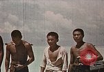 Immagine di Giapponese di prigionieri di guerra Tarawa Isole Gilbert, 1943, secondo 28 filmato di repertorio 65675069064