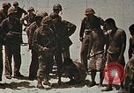 Immagine di Giapponese di prigionieri di guerra Tarawa Isole Gilbert, 1943, secondo 32 filmato di repertorio 65675069064