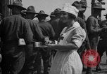 Image Les travailleurs de la Croix-Rouge United States USA, 1918, de la seconde 10 séquences d'archives historiques vidéo 65675069080