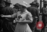 Image Les travailleurs de la Croix-Rouge United States USA, 1918, de la seconde 16 séquences d'archives historiques vidéo 65675069080