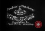 Image les premiers soins la sécurité dans les mines United States USA, 1921, de la seconde 22 séquences d'archives historiques vidéo 65675069081