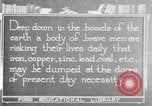 Image les premiers soins la sécurité dans les mines United States USA, 1921, de la seconde 23 séquences d'archives historiques vidéo 65675069081