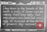 Image les premiers soins la sécurité dans les mines United States USA, 1921, de la seconde 26 séquences d'archives historiques vidéo 65675069081