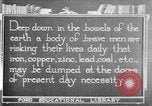 Image les premiers soins la sécurité dans les mines United States USA, 1921, de la seconde 27 séquences d'archives historiques vidéo 65675069081