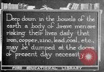 Image les premiers soins la sécurité dans les mines United States USA, 1921, de la seconde 30 séquences d'archives historiques vidéo 65675069081