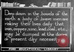 Image les premiers soins la sécurité dans les mines United States USA, 1921, de la seconde 33 séquences d'archives historiques vidéo 65675069081
