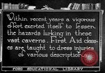 Image les premiers soins la sécurité dans les mines United States USA, 1921, de la seconde 46 séquences d'archives historiques vidéo 65675069081