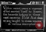 Image les premiers soins la sécurité dans les mines United States USA, 1921, de la seconde 47 séquences d'archives historiques vidéo 65675069081