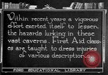 Image les premiers soins la sécurité dans les mines United States USA, 1921, de la seconde 58 séquences d'archives historiques vidéo 65675069081