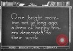 Image mine travailleur rescue United States USA, 1921, de la seconde 7 séquences d'archives historiques vidéo 65675069082