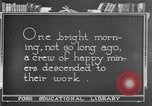 Image mine travailleur rescue United States USA, 1921, de la seconde 8 séquences d'archives historiques vidéo 65675069082