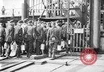 Image mine travailleur rescue United States USA, 1921, de la seconde 11 séquences d'archives historiques vidéo 65675069082