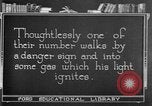 Image mine travailleur rescue United States USA, 1921, de la seconde 23 séquences d'archives historiques vidéo 65675069082