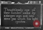Image mine travailleur rescue United States USA, 1921, de la seconde 24 séquences d'archives historiques vidéo 65675069082
