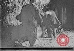 Image mine travailleur rescue United States USA, 1921, de la seconde 30 séquences d'archives historiques vidéo 65675069082