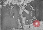 Image mine travailleur rescue United States USA, 1921, de la seconde 37 séquences d'archives historiques vidéo 65675069082
