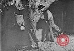 Image mine travailleur rescue United States USA, 1921, de la seconde 44 séquences d'archives historiques vidéo 65675069082