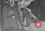 Image mine travailleur rescue United States USA, 1921, de la seconde 46 séquences d'archives historiques vidéo 65675069082