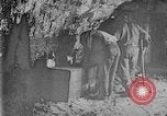 Image mine travailleur rescue United States USA, 1921, de la seconde 49 séquences d'archives historiques vidéo 65675069082