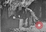 Image mine travailleur rescue United States USA, 1921, de la seconde 51 séquences d'archives historiques vidéo 65675069082