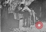 Image mine travailleur rescue United States USA, 1921, de la seconde 52 séquences d'archives historiques vidéo 65675069082