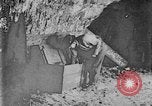 Image mine travailleur rescue United States USA, 1921, de la seconde 55 séquences d'archives historiques vidéo 65675069082