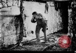 Image procédures de sauvetage minier United States USA, 1921, de la seconde 19 séquences d'archives historiques vidéo 65675069083