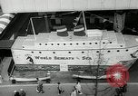 Image des vues aériennes de la foire des mondes New York United States USA, 1965, de la seconde 57 séquences d'archives historiques vidéo 65675069090