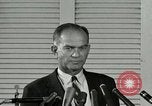 Immagine di William Fulbright United States USA, 1963, secondo 4 filmato di repertorio 65675069093
