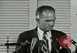 Immagine di William Fulbright United States USA, 1963, secondo 6 filmato di repertorio 65675069093